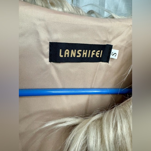 Lanshifei Cream Faux Fur Jacket - Picture 9 of 11